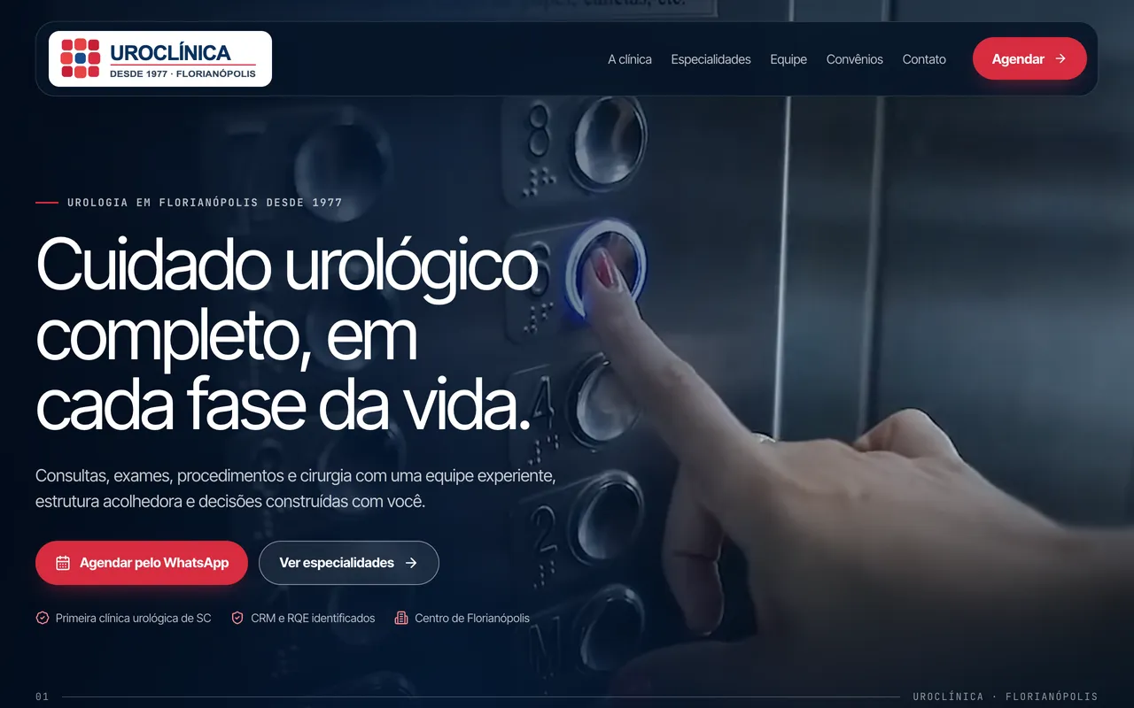Site de Uroclínica aberto no navegador